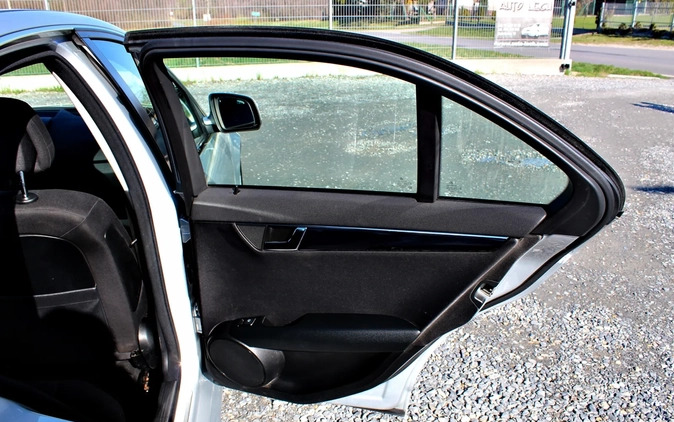 Mercedes-Benz Klasa C cena 24900 przebieg: 245035, rok produkcji 2007 z Ostrzeszów małe 254